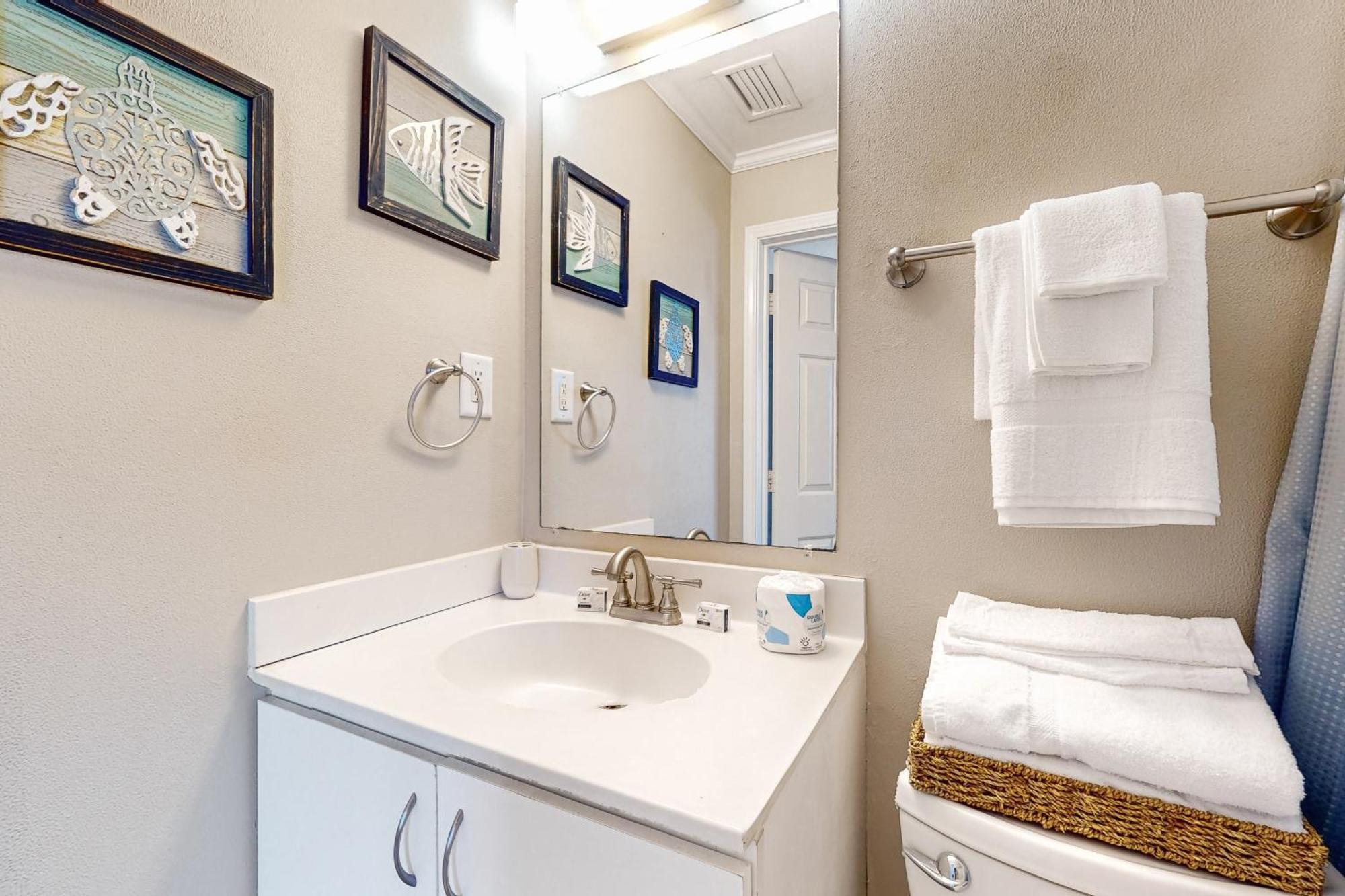Apartment Tradewinds #1208 *